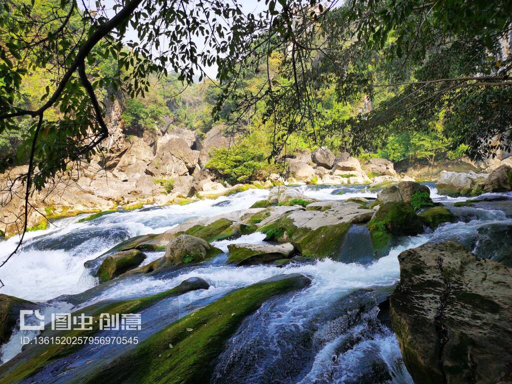 山中美麗的山河 美麗山小緣分